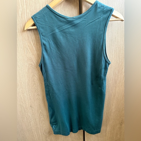 Zyia Moss Parallel Tank Large EUC - Picture 5 of 6